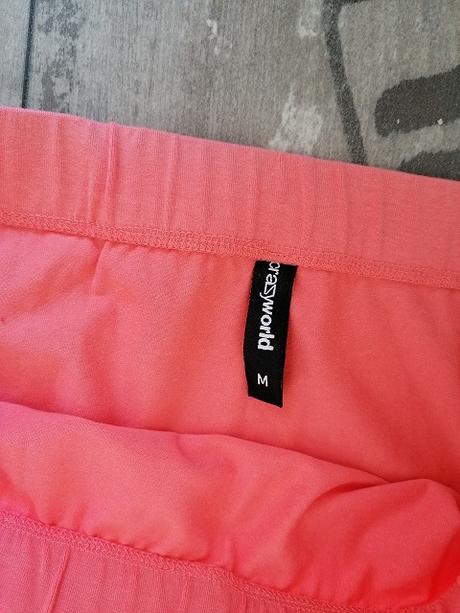 Mini sukňa v lososovej farbe, m