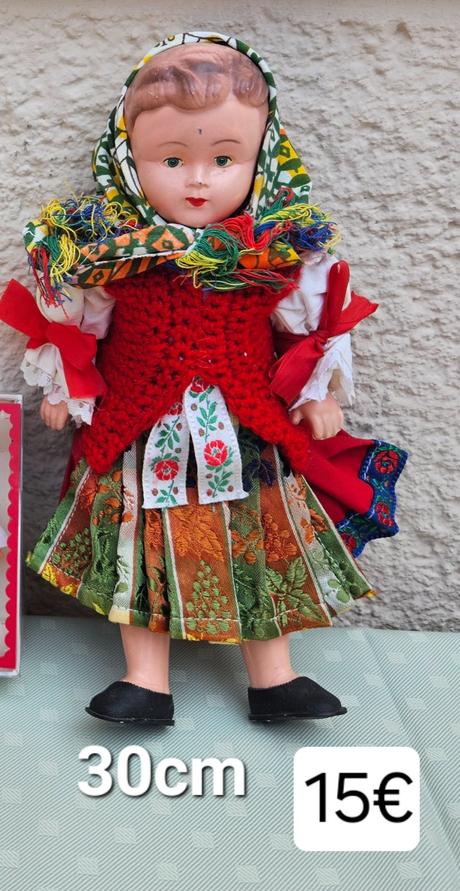 Krojovaná stará babika 30cm,