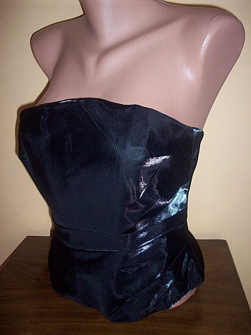 Lesklý korzet, 38