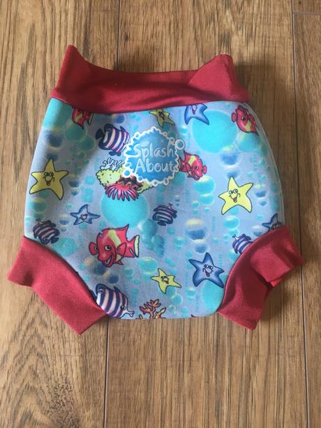 Plavky splash about, 68