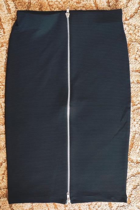 Predám nenosenú sukňu, pepco,s