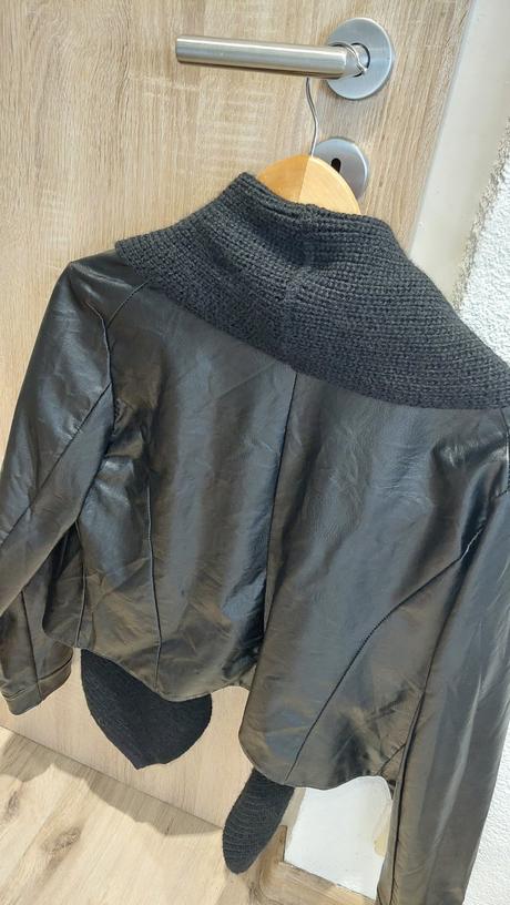 Čierna koženkova bunda velkost m, m