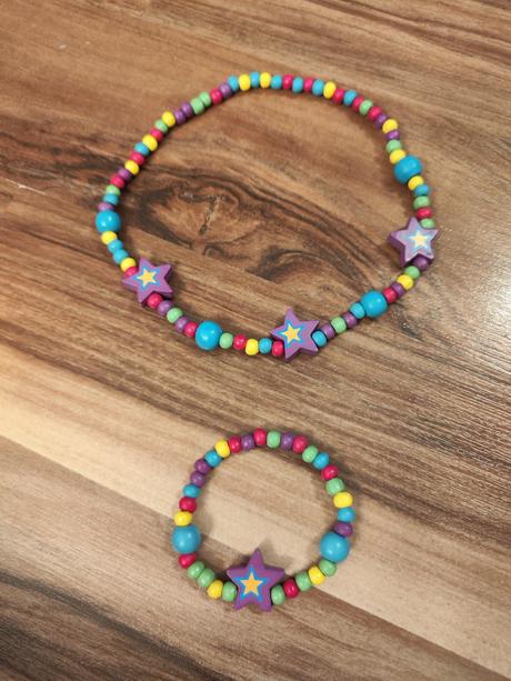 Náhrdelník a náramok, 