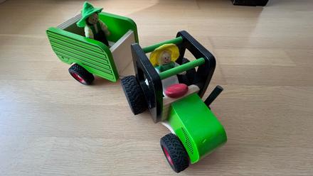 Traktor s vyklápacou vlečkou, 