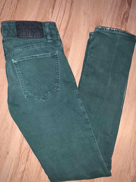 Skinny 27/28, guess,28