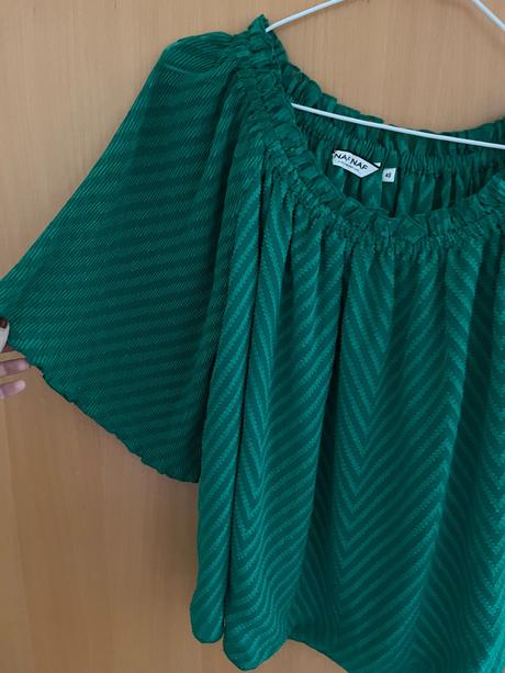 Zelená blúzka s volánmi, naf naf,s