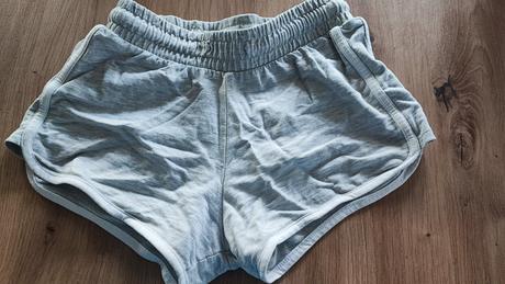 Šortky, f&f,146