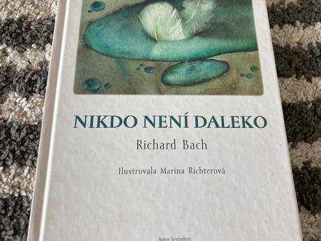 Nikdo není daleko (1999),
