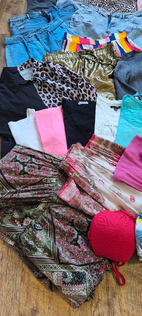 Balík dámskeho oblečenia, m