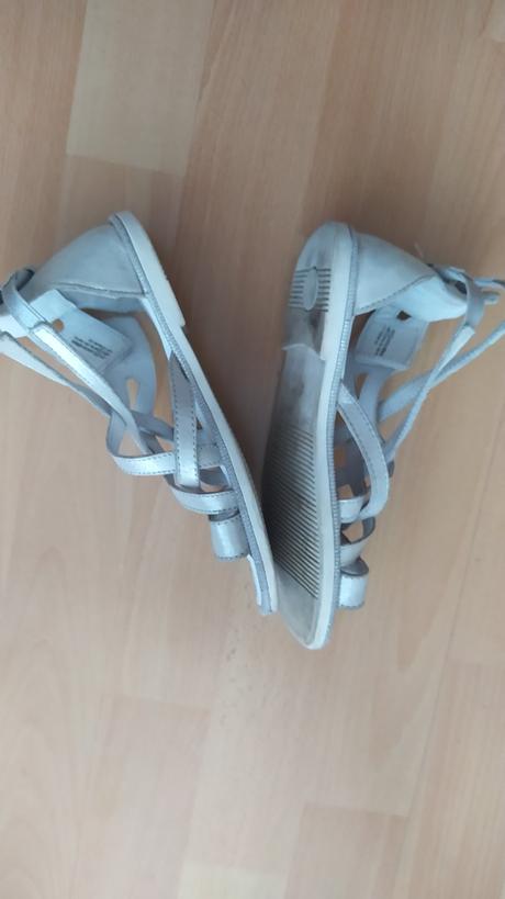 Sandálky, lasocki,31