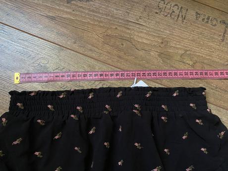 Čipkovaná sukňa s kvetmi, reserved,m