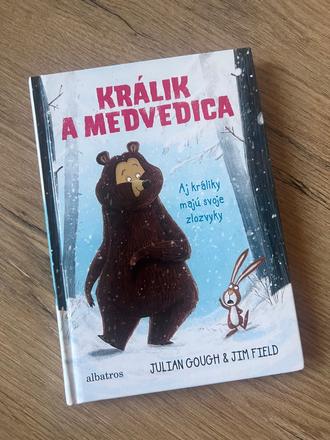 Kniha králik a medvedica,