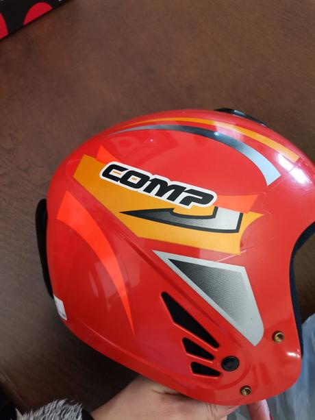 Lyžiarska prilba, s