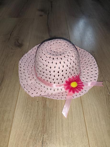 Dievčenský klobúk, <50