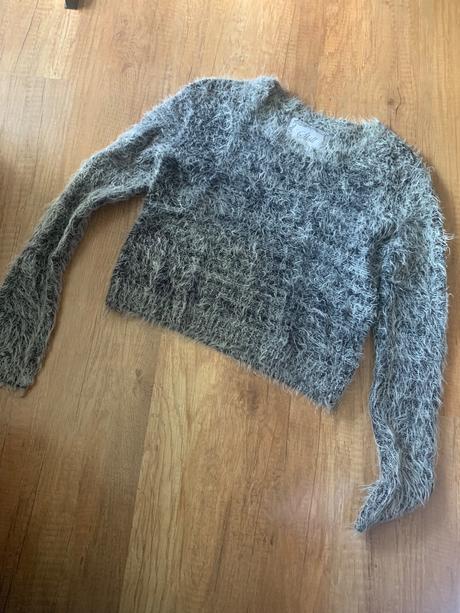 Dievcensky croptop sveter, 146