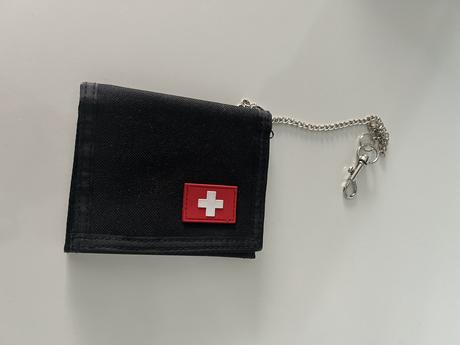 Peňaženka zo švajčiarska,