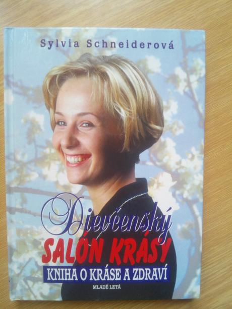 Dievčenský salón krásy - kniha o kráse a zdraví,