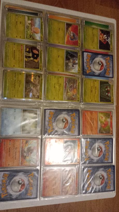 Predám albumu z pokemon kartami, 