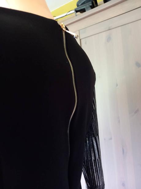 Čierne pruhované mini šaty, m