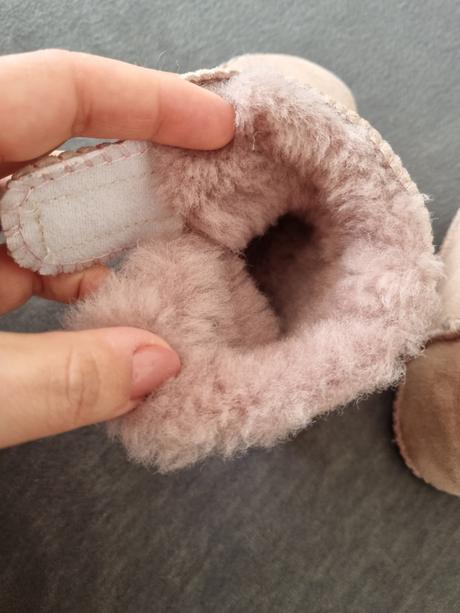 Enfant čižmičky s ovčím rúnom, en fant,18