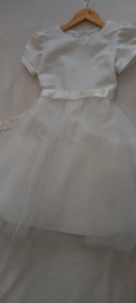 Krásne šaty na 1. sv. prijímanie, 128 / 134