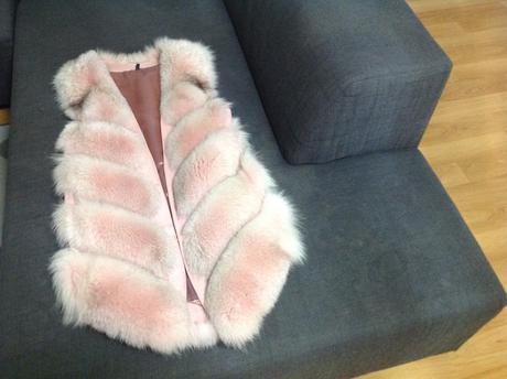 Vesta s pravej lisky, m