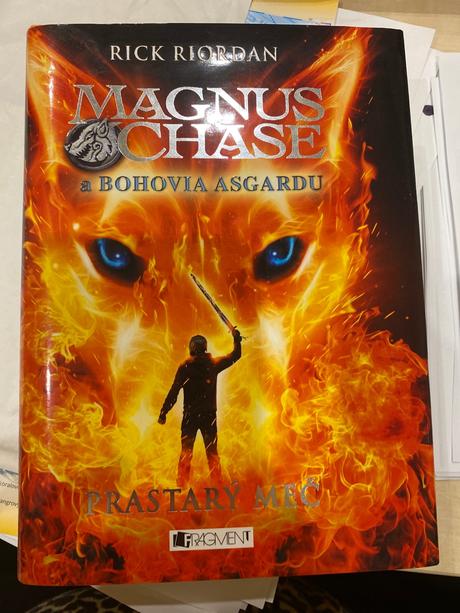 Kniha prastary meč,