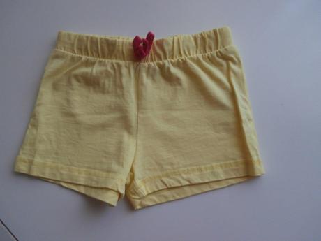 Nohavice krátke na 3-4 roky,žlté, 104