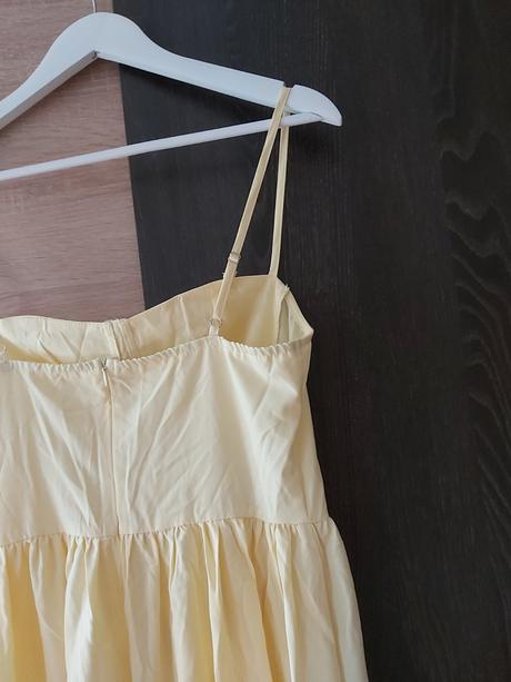 Žlté šaty, s