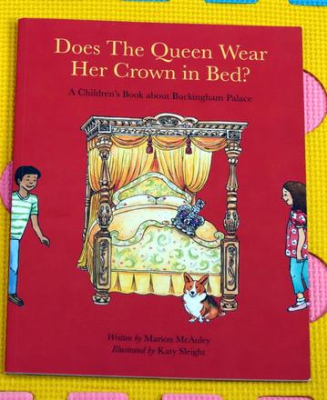 Does the queen wear her crown in bed - p,