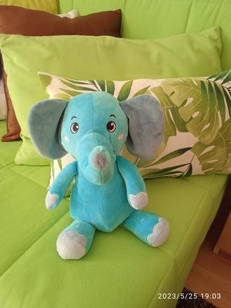 Plyšák - slon,