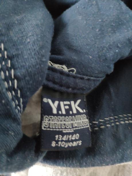 Mikina s kapucňou, 128