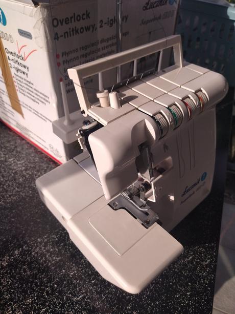 Sijaci stroj  overlock, 