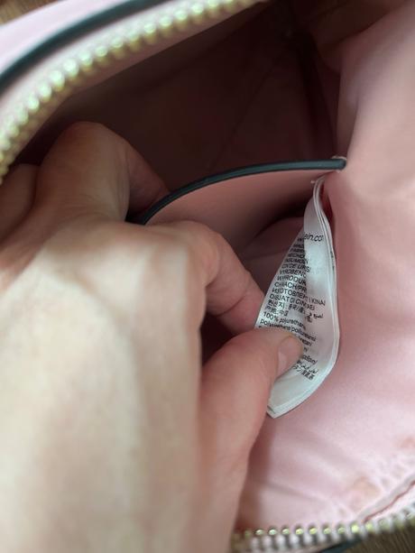 Minimálne nosena kabelka, calvin klein