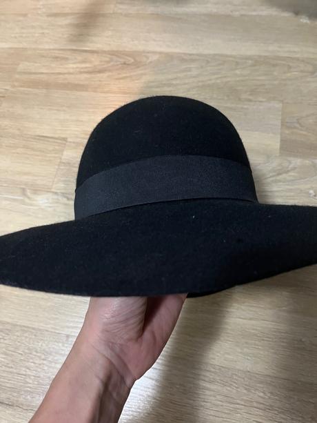 Čierny klobúk s. oliver, s.oliver