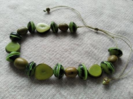 Zelený náhrdelník, c&a