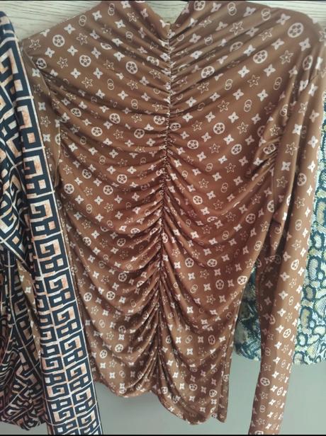 Elegantné tričká, m