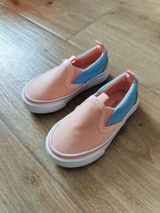 Tenisky, reserved,19