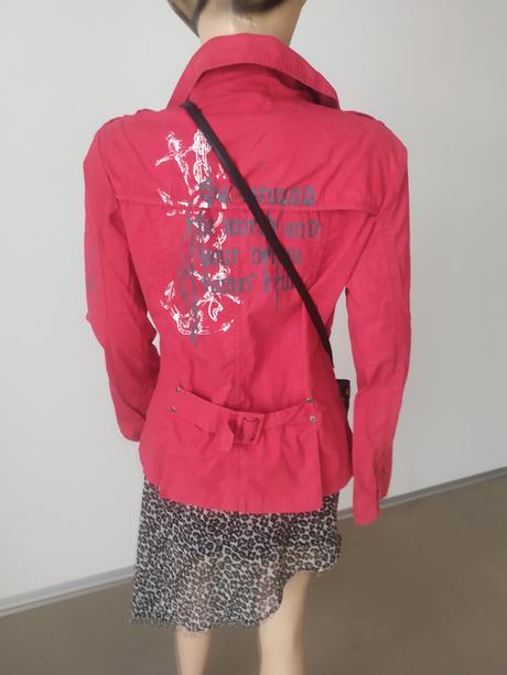 561 cervena bundicka, l