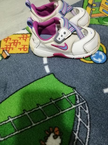 Predám krásne tenisky, nike,24