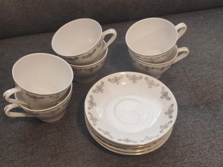 Porcelánové šálky s tanierikmi, 