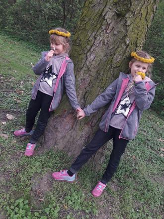 Krasna mikinka vo velmi dobrom stave do 160cm, 158