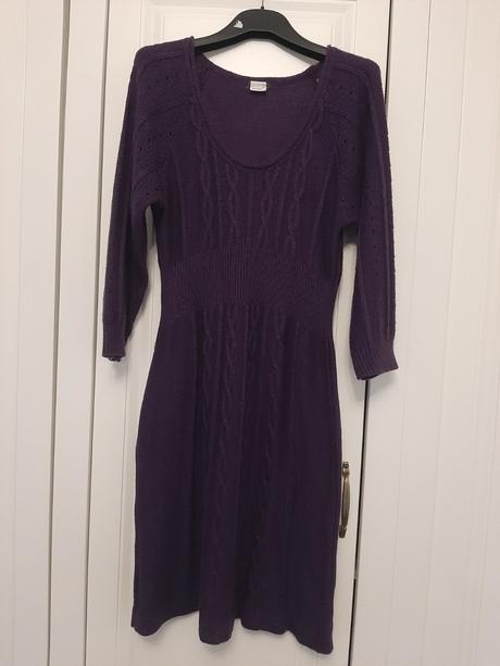 Dámske svetrikove šaty, m