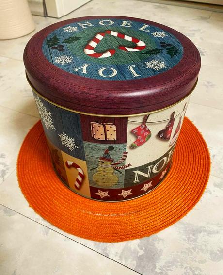 Veľká plechová dóza, 