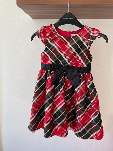 Prenádherné šaty, 92