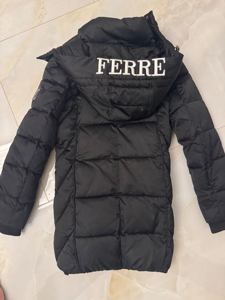 Zimna vetrovka gianfranco ferre, xs