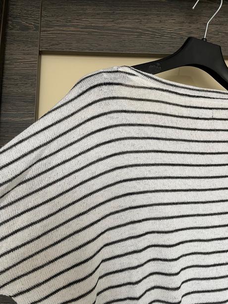 Reserved svetrik, reserved,s