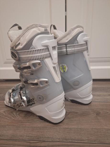 Lyžiarky, fischer,37