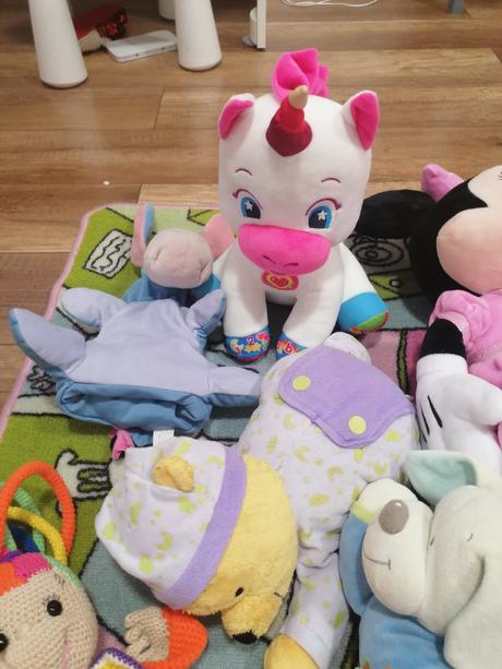 Plyšové hračky mickey mouse a ine,