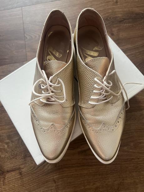 Zlaté kožené topánky zn. cuplé, 40